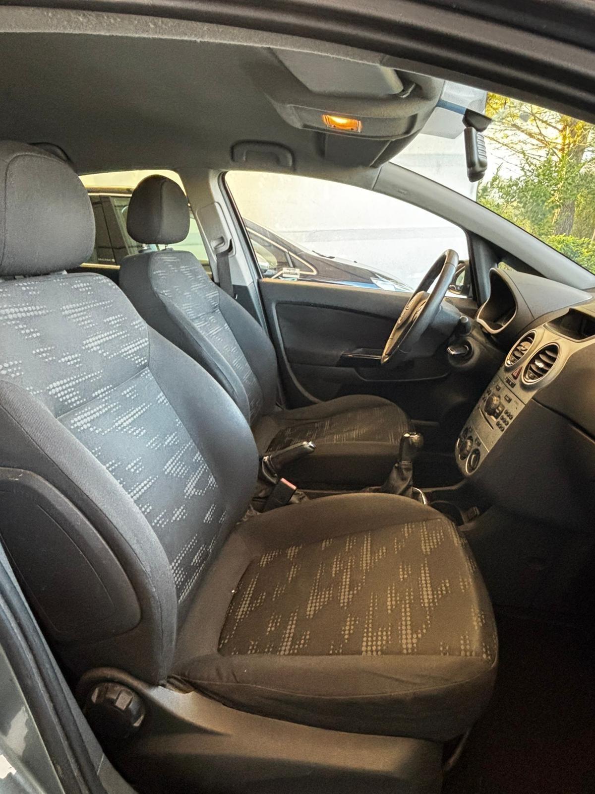 Opel Corsa 1.2 5 porte Sport