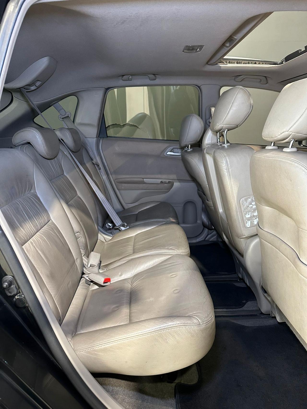 Honda FR-V 2.2 16V i-CTDi Executive