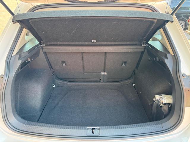 VOLKSWAGEN Tiguan 1.6 TDI SCR Sport BlueMotion Technology R LINE
