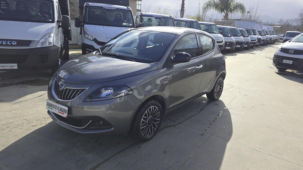 Lancia Ypsilon 1.0 FireFly 5 porte S&S Hybrid Gold Plus