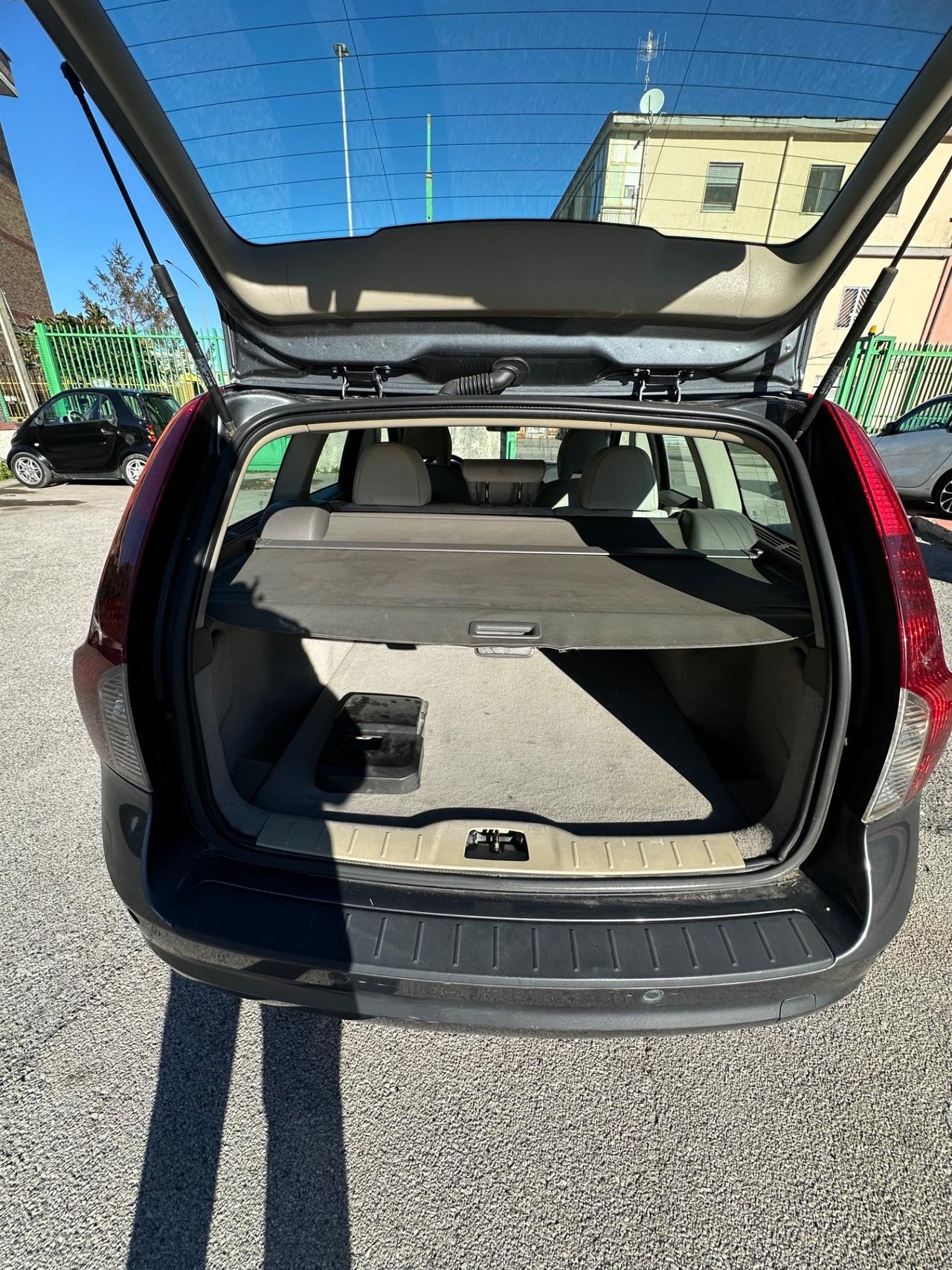 Volvo V50 D2 R-design