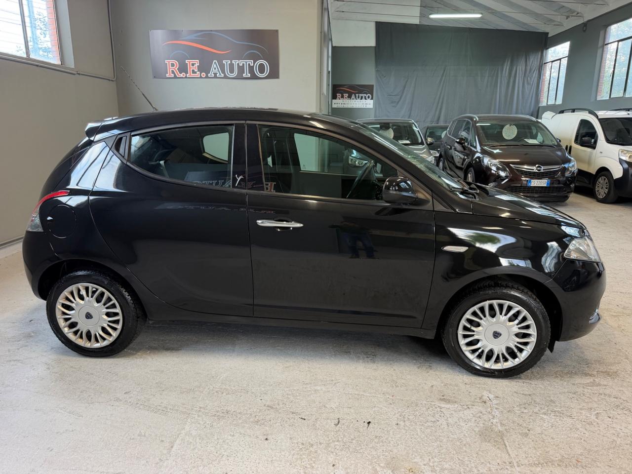 Lancia Ypsilon 0.9 TwinAir 85 CV 5 porte S&S DFN Gold