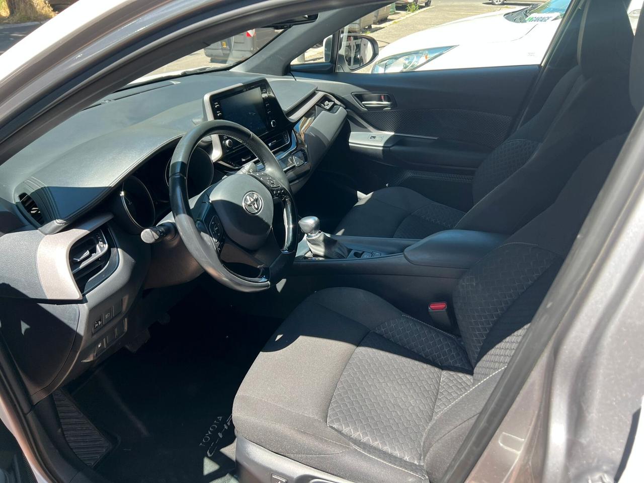 Toyota C-HR 1.8 Hybrid E-CVT Business