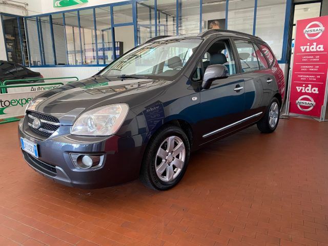 KIA Carens 2.0 16V CRDi VGT LX Family