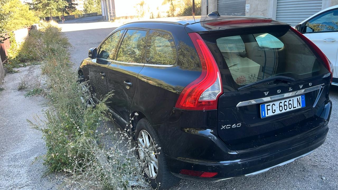 Volvo XC 60 XC60 D5 AWD Geartronic Momentum