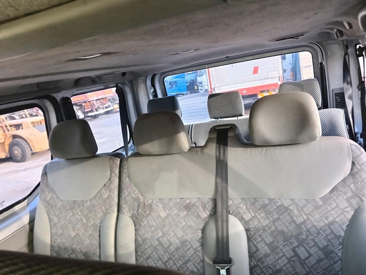 Opel Vivaro 27 1.9 DTI 8 posti + gancio traino