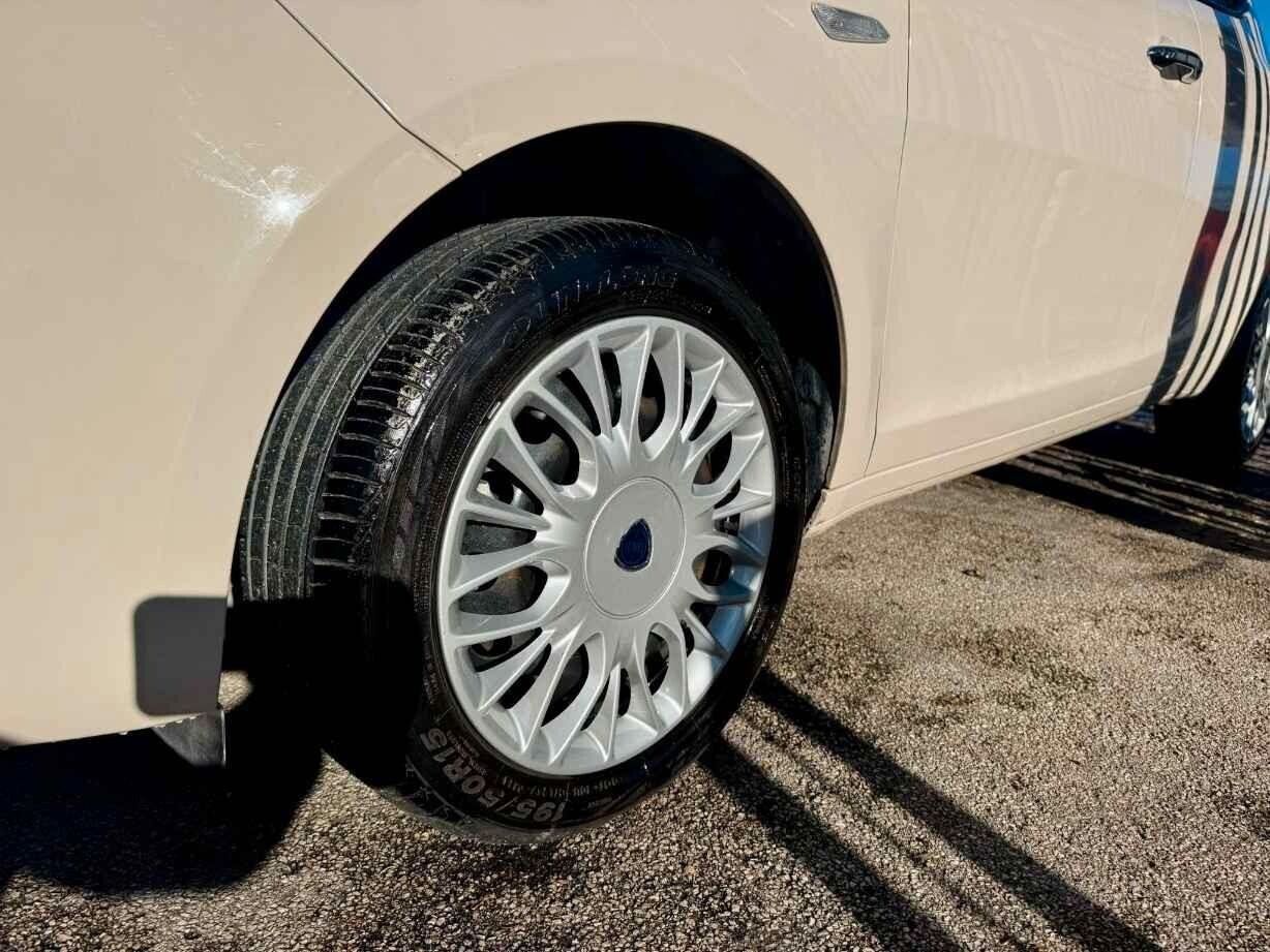 Lancia Ypsilon 1.2 69 CV GPL Ecochic Gold