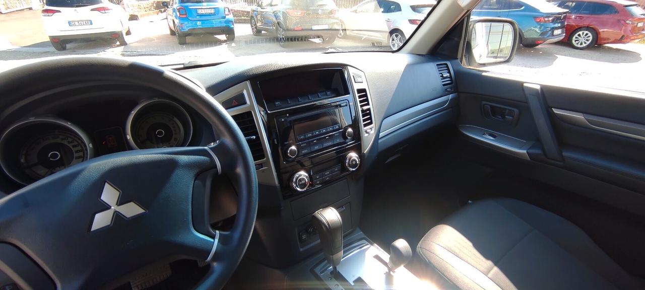 Mitsubishi Pajero 3.2 DI-D 16V aut. 3p. Invite DPF