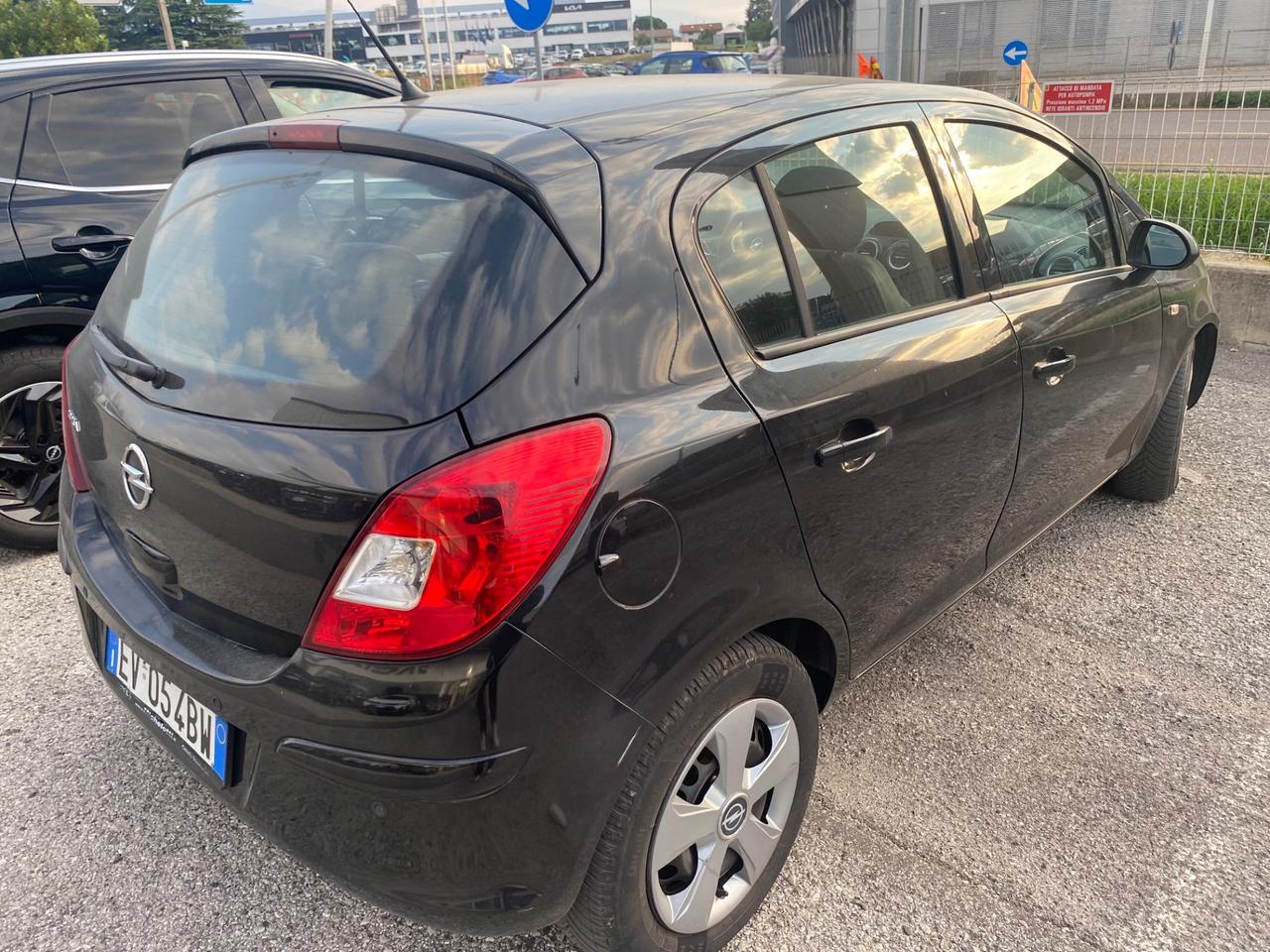 Opel Corsa 1.2 85CV 5 porte GPL-TECH Edition