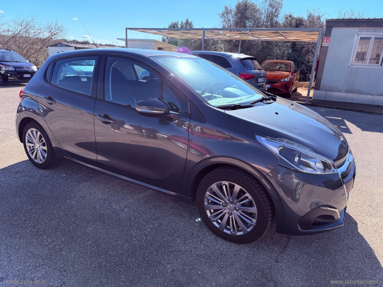 PEUGEOT 208 PureTech 82 5p. Allure