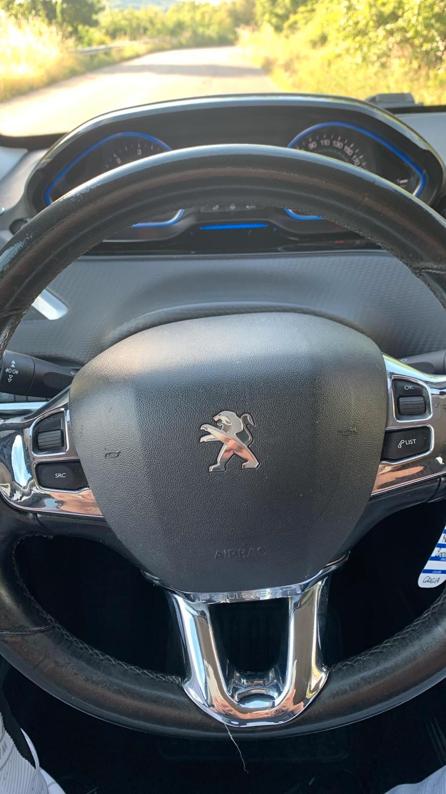 Peugeot 2008 1.6 e-HDi 92 CV