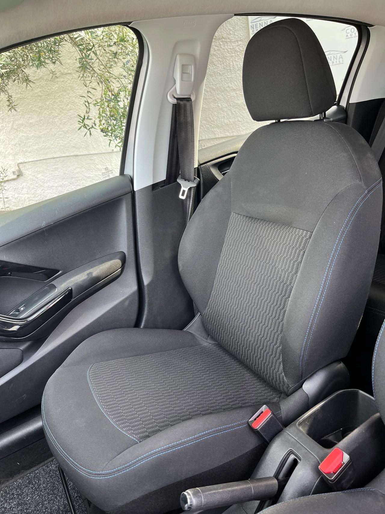 Peugeot 208 PureTech 82 Stop&Start Signature