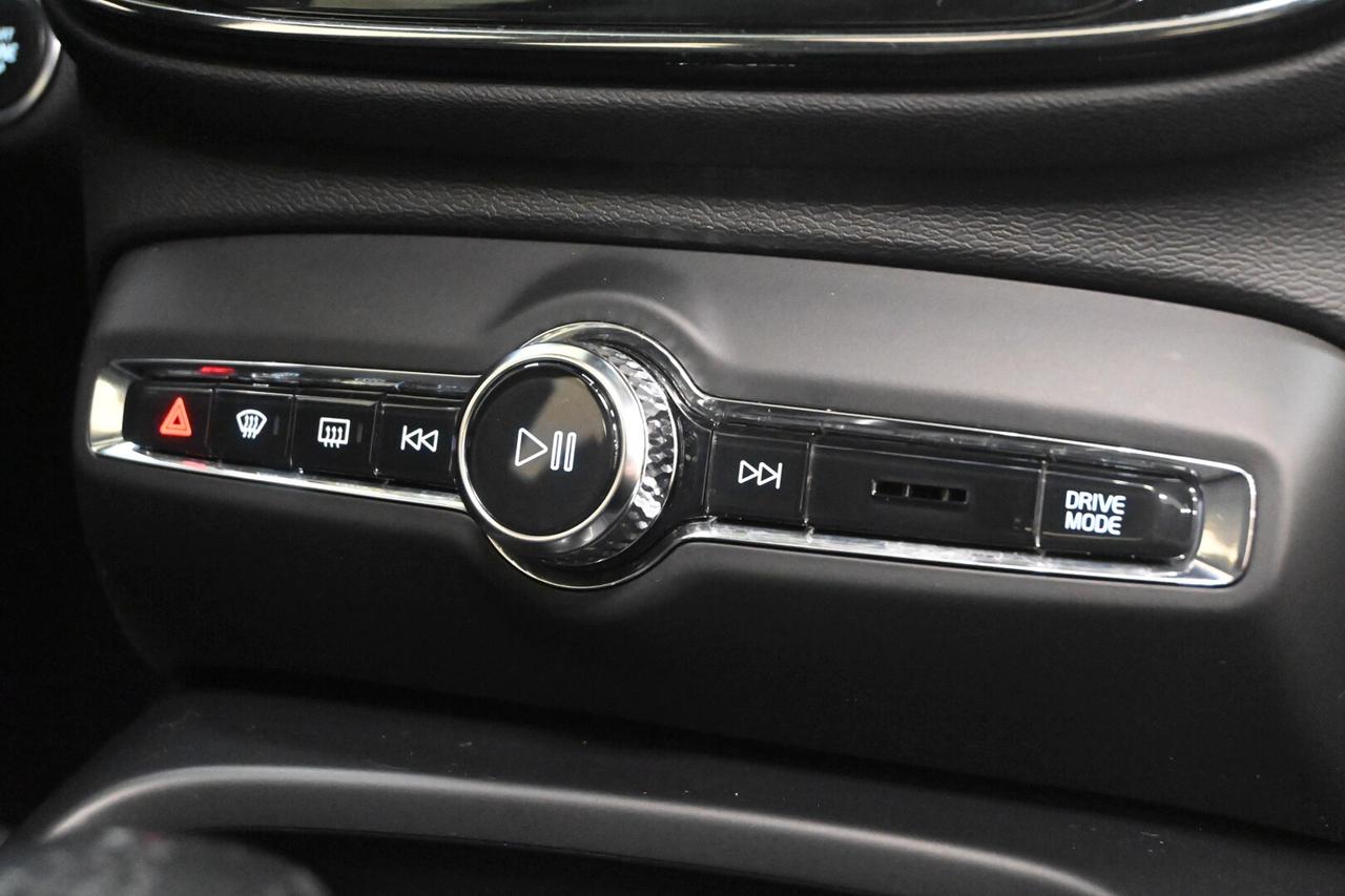 VOLVO XC40 (2017-->) XC40 T2 Momentum
