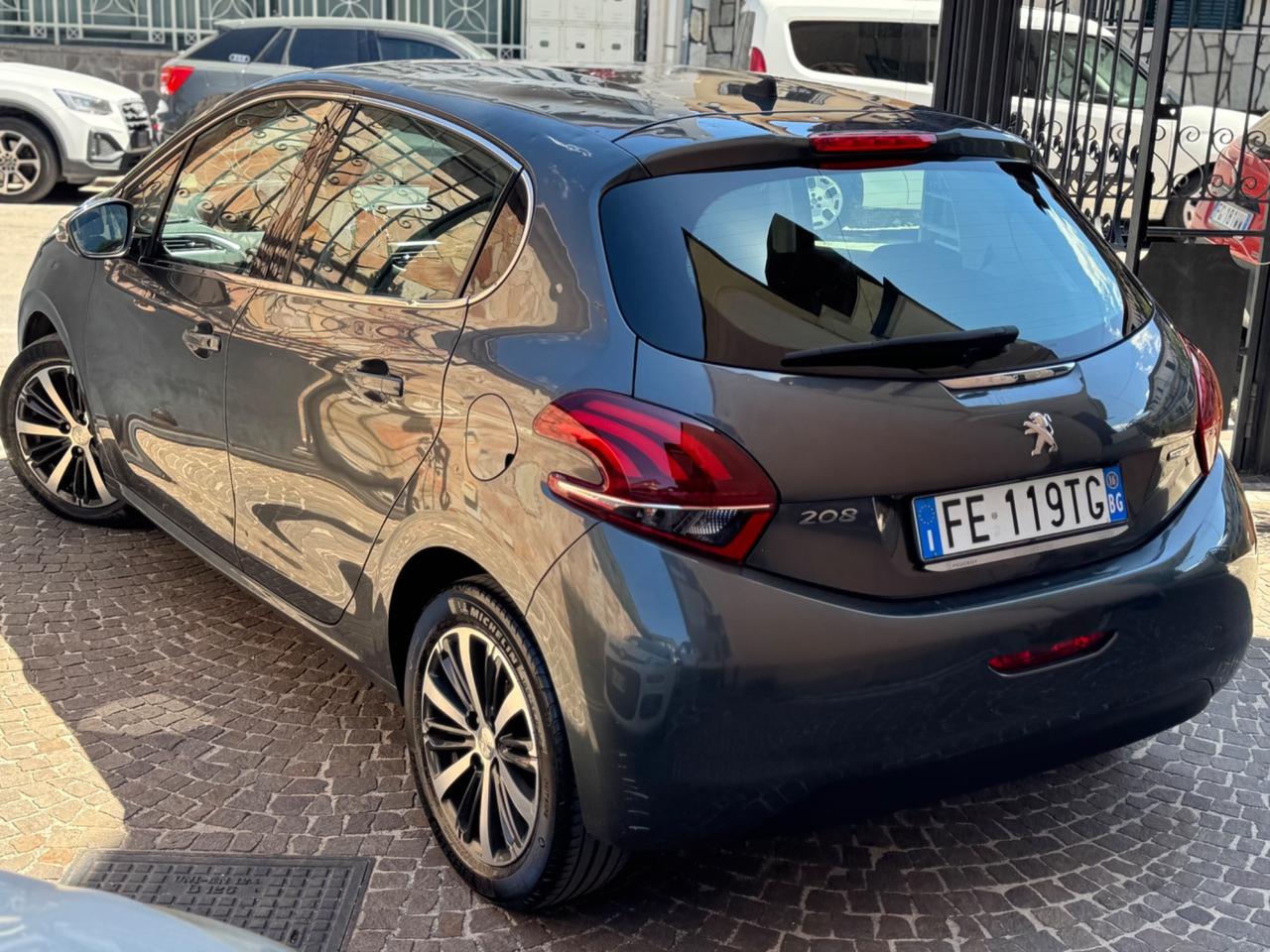 Peugeot 208 PureTech 82 5 porte Allure