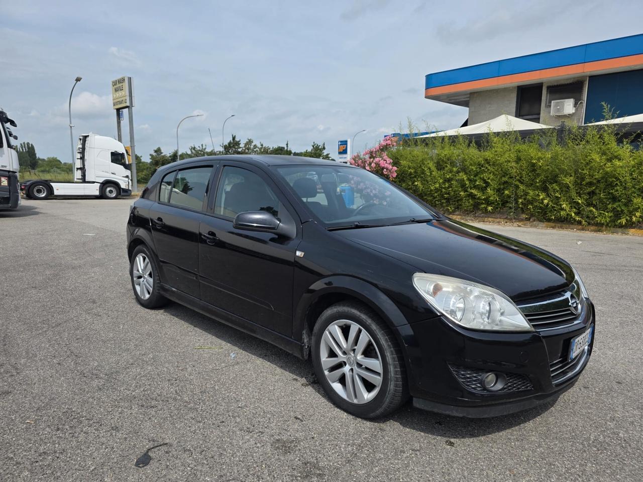 Opel Astra twinport 5 porte enjoy