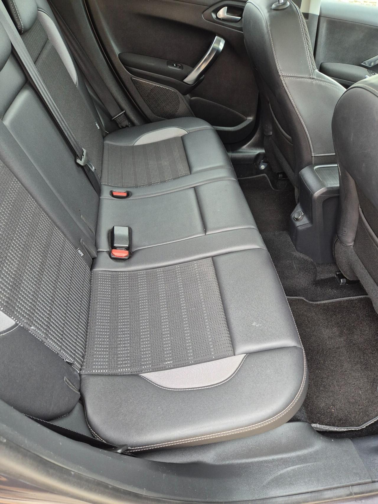 Peugeot 2008 PureTech 82 Allure