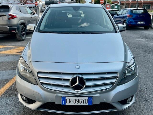 Mercedes-Benz B 180 BlueEFFICIENCY 2012