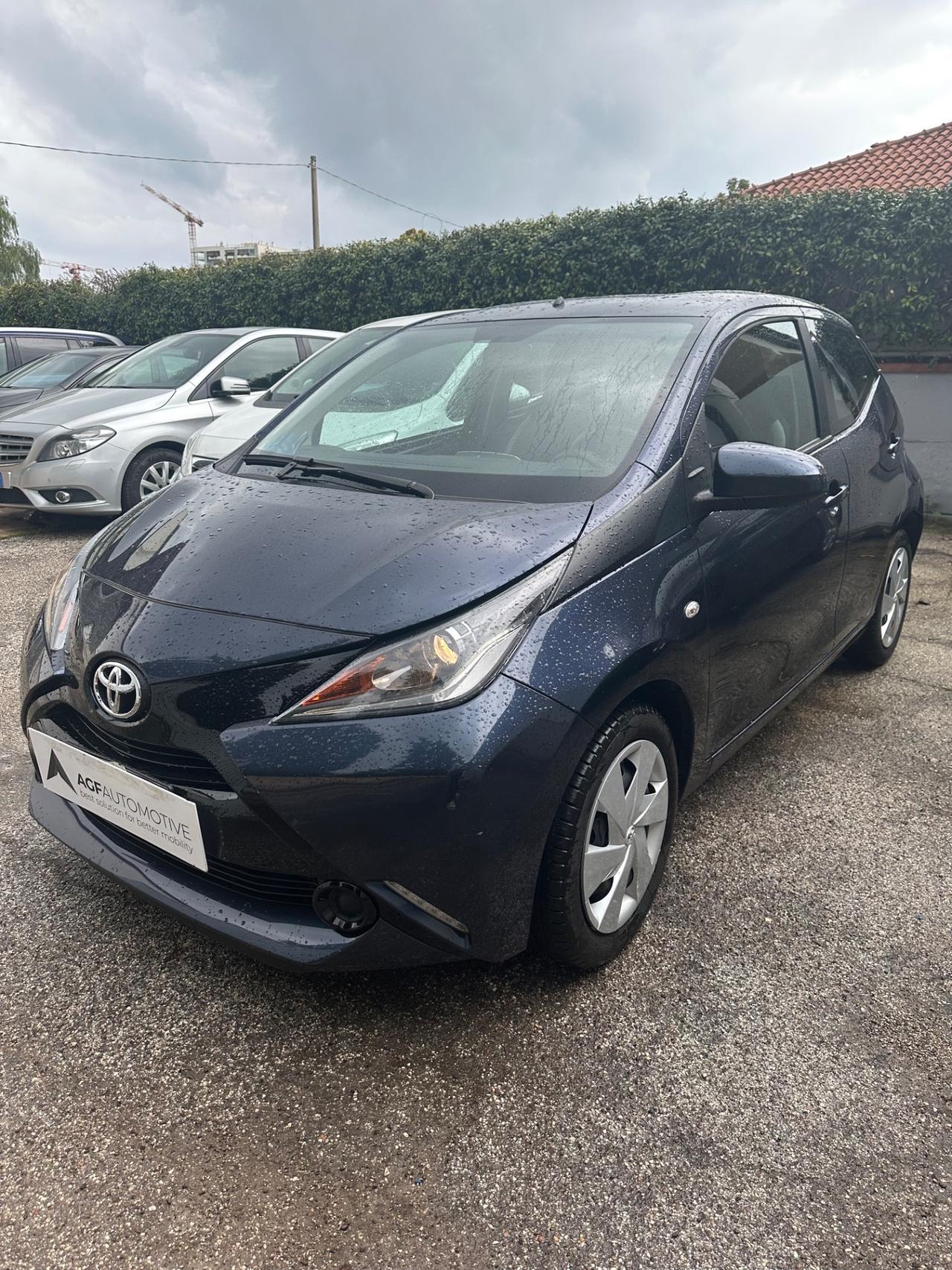 Toyota Aygo 1.0 VVT-i 69 CV 5 porte x-play