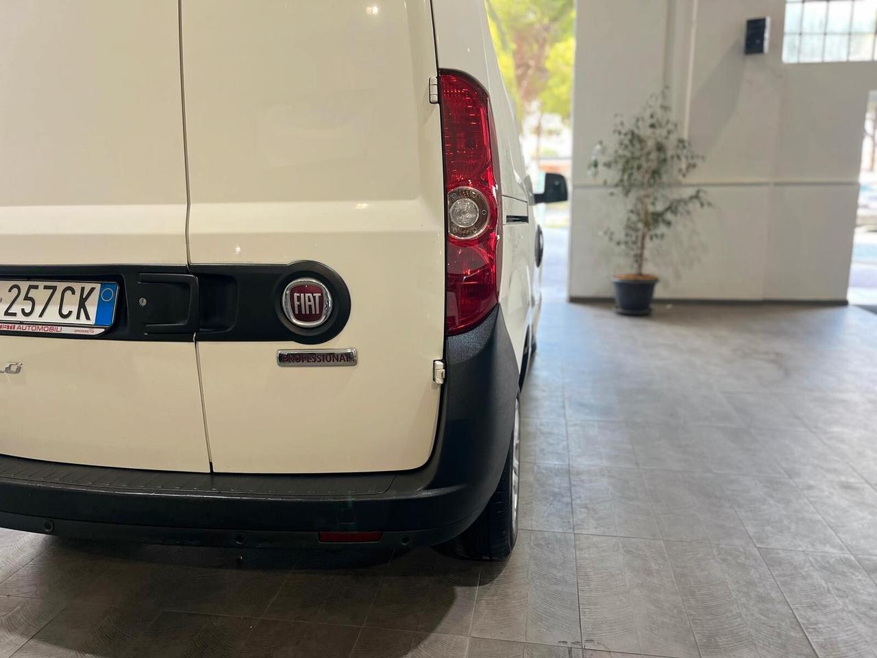 Fiat Doblo DOBLò 1.6 MJT 105 CV 3 POSTI LOUNGE 2022 *UNICOPRO* *52MILAKM*