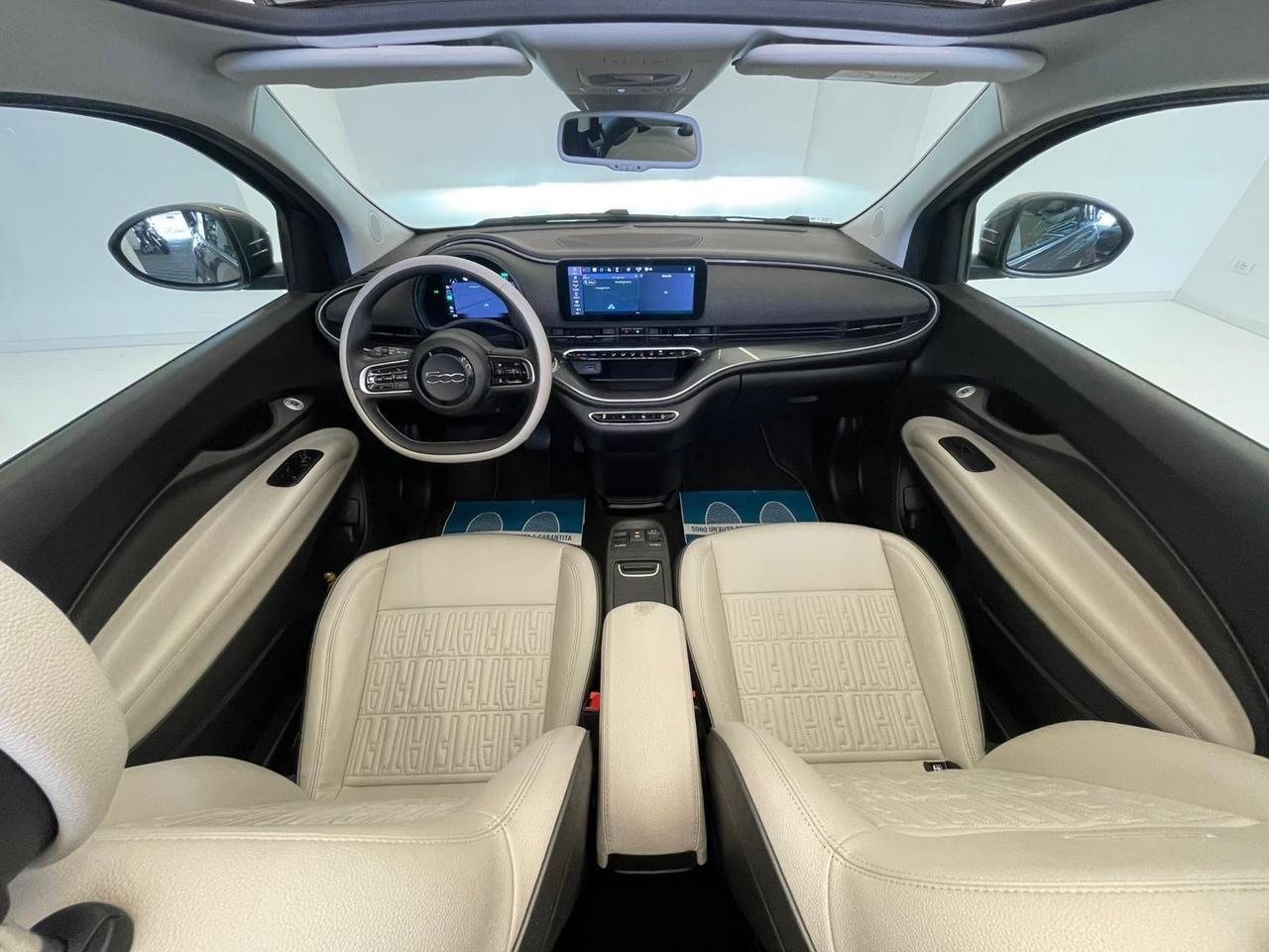 Fiat 500e Cabrio La Prima