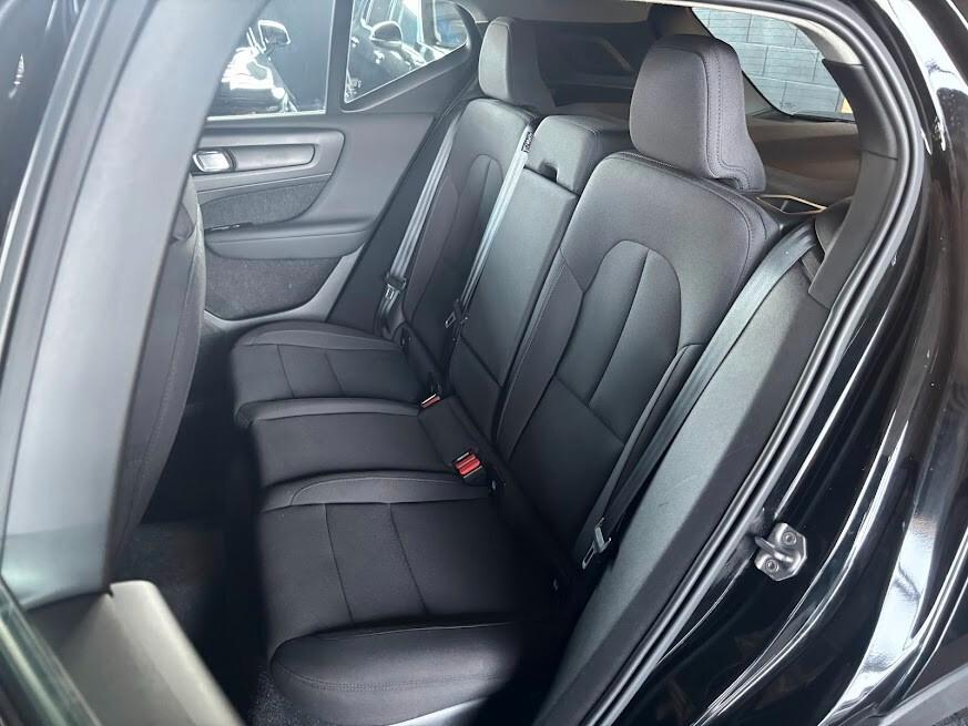 Volvo XC40 T2 Momentum Pro 129cv NEOPATENTATI