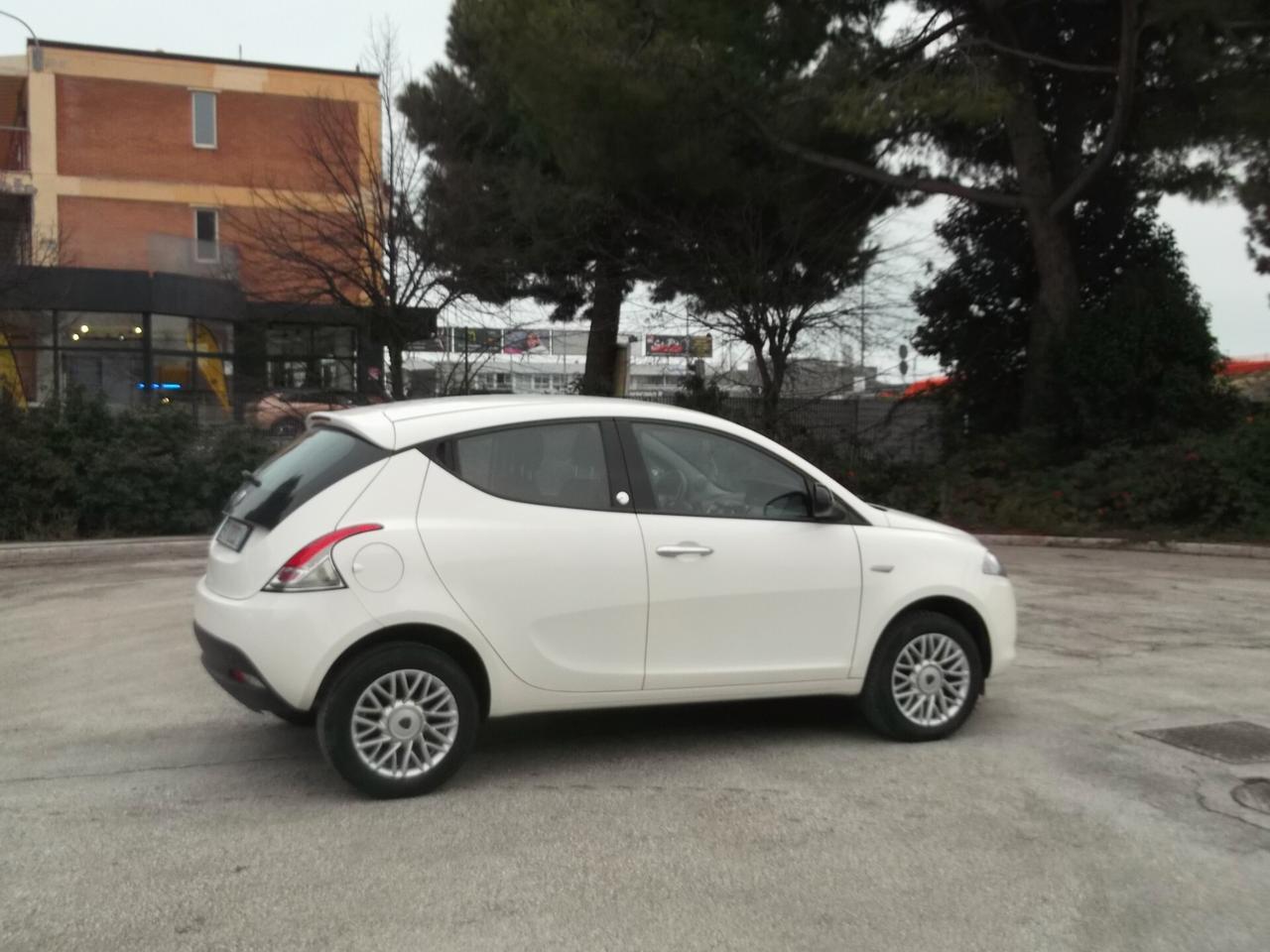 Ypsilon 1.0 Turbo Metano Neopatentati 2014