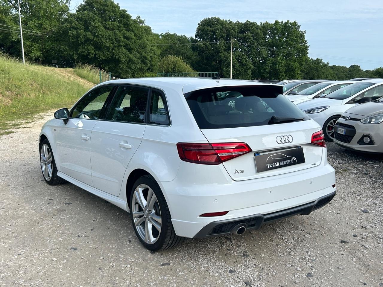 Audi A3 SPB 30 TDI Business Sline esterno neopatentati permute