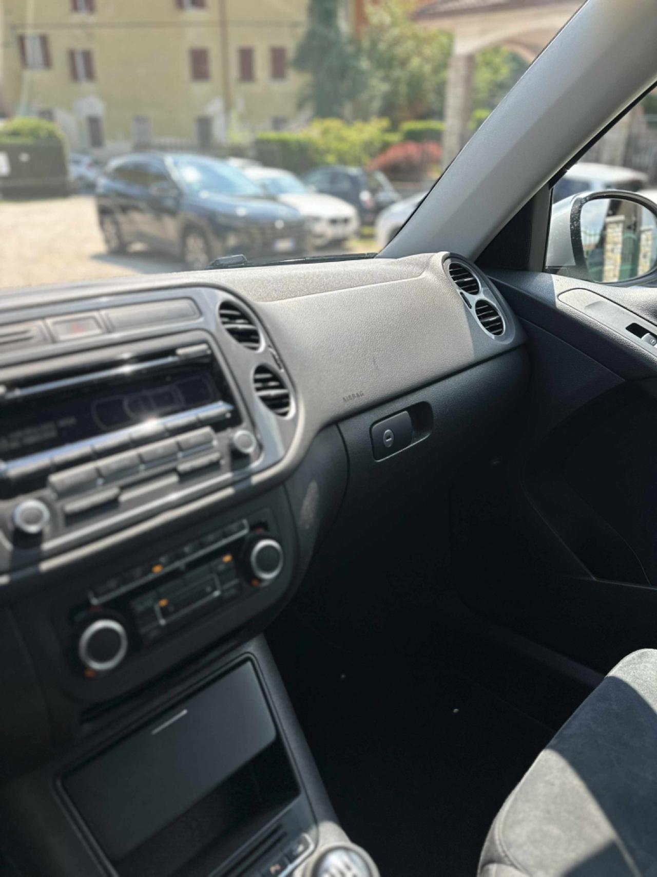 Volkswagen TIGUAN 2.0 TDI DPF 4MOTION SPORT & STYLE