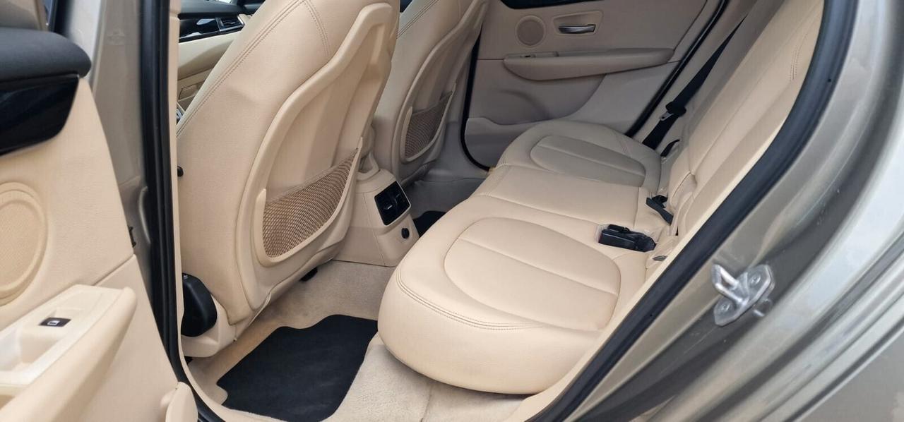 Bmw 2er Active Tourer 220d xDrive Luxury aut.