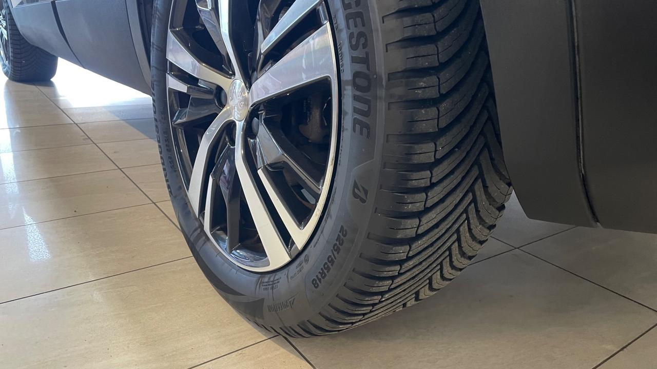 Peugeot 3008 BlueHDi 120 EAT6 S&S Allure
