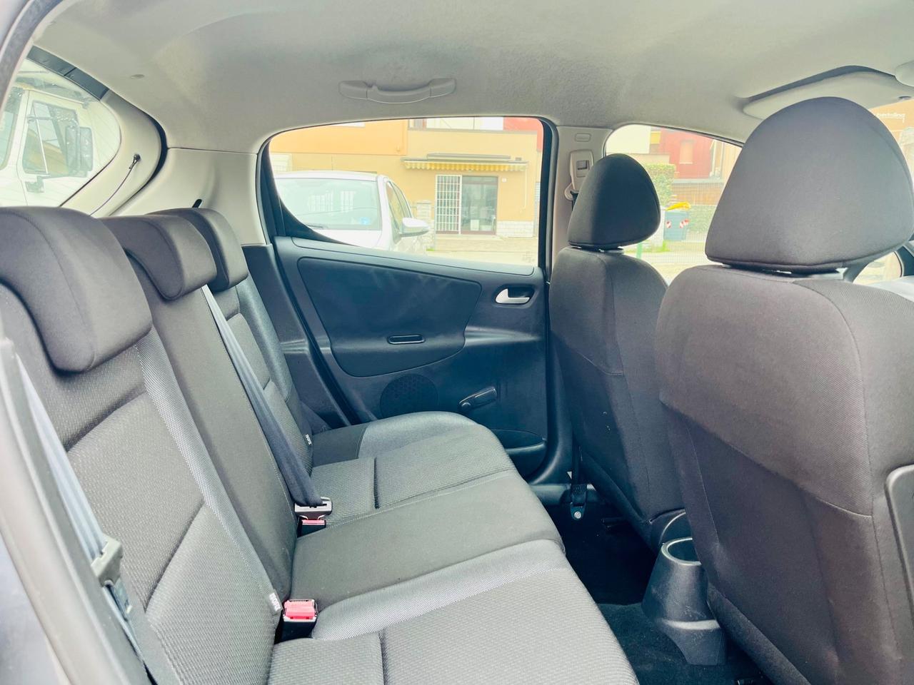 Peugeot 207 1.4 HDi 70CV 5p. Allure