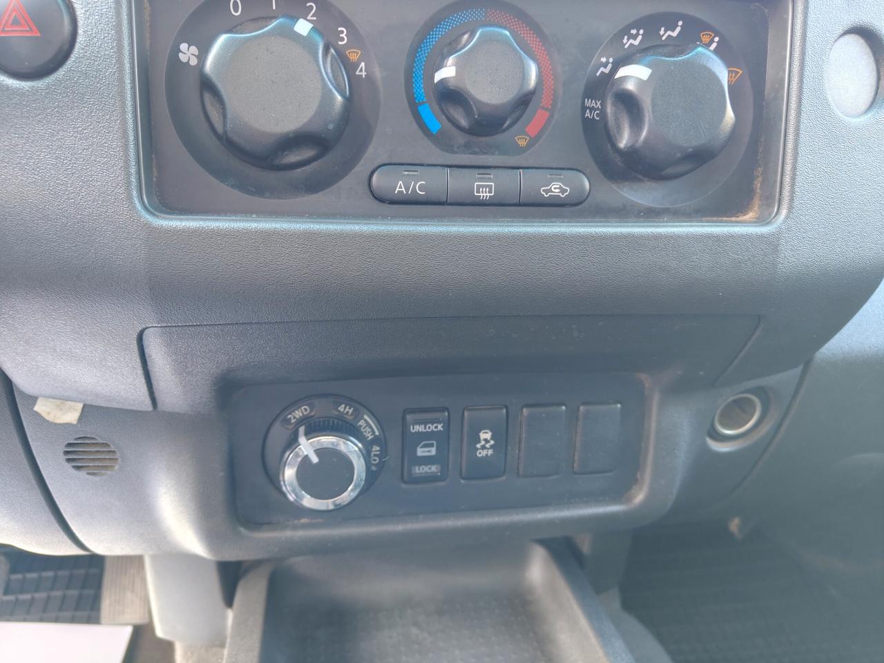 Nissan Navara 2.5 dCi 190CV 2 porte King Cab Sport