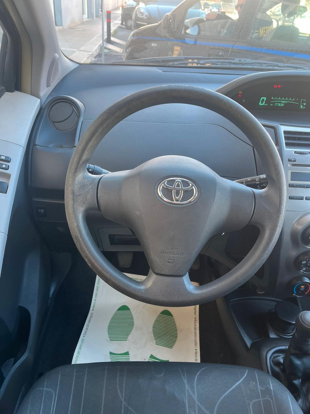 Toyota Yaris 1.3 5 porte Sol