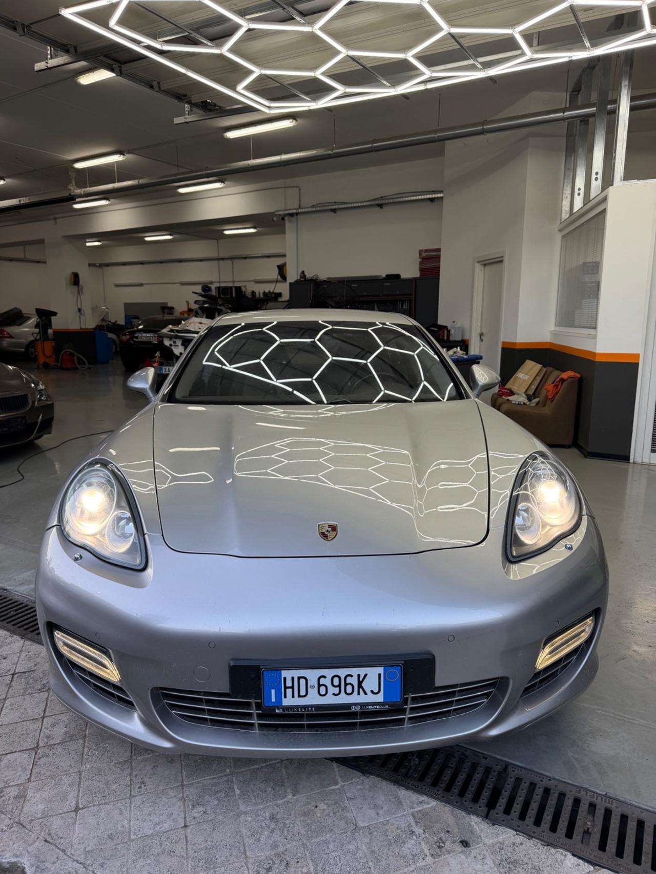 Porsche Panamera 4.8 Turbo BOOK SERVICE