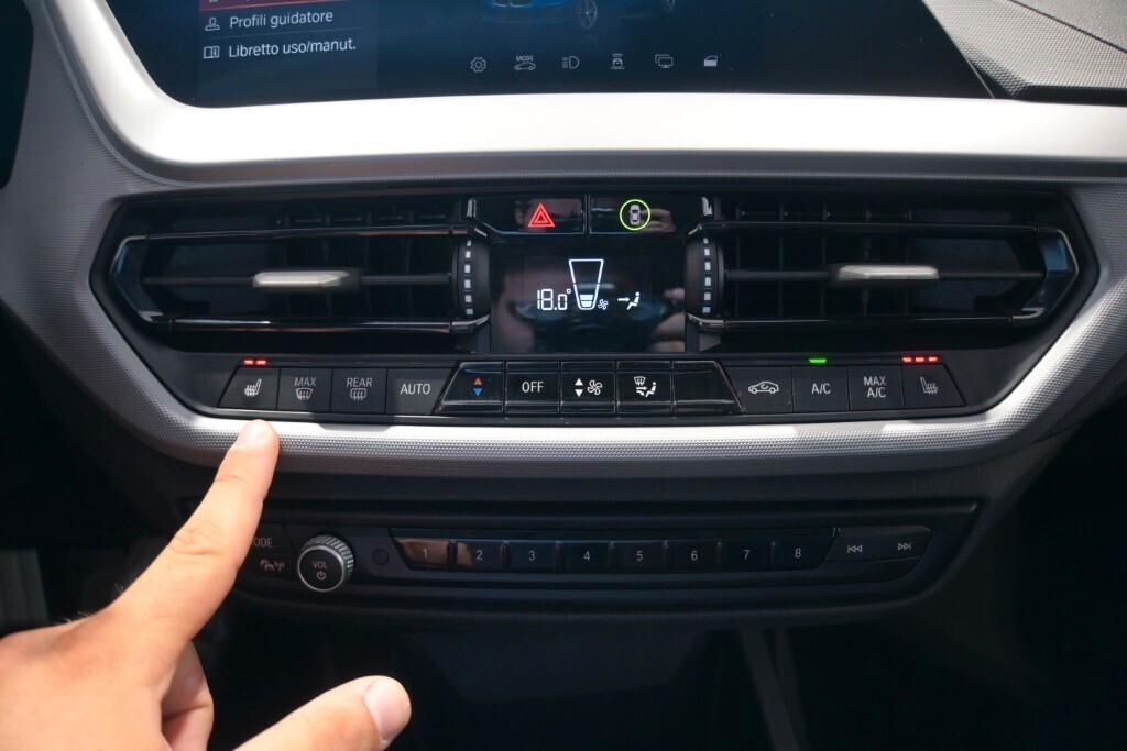 BMW 116i 110CV STEPTRONIC BUSINESS ADVANTAGE ( FARI LED - BMW DIGITAL COCKPIT - CRUISE - NAVI - MIRROR - PDC )