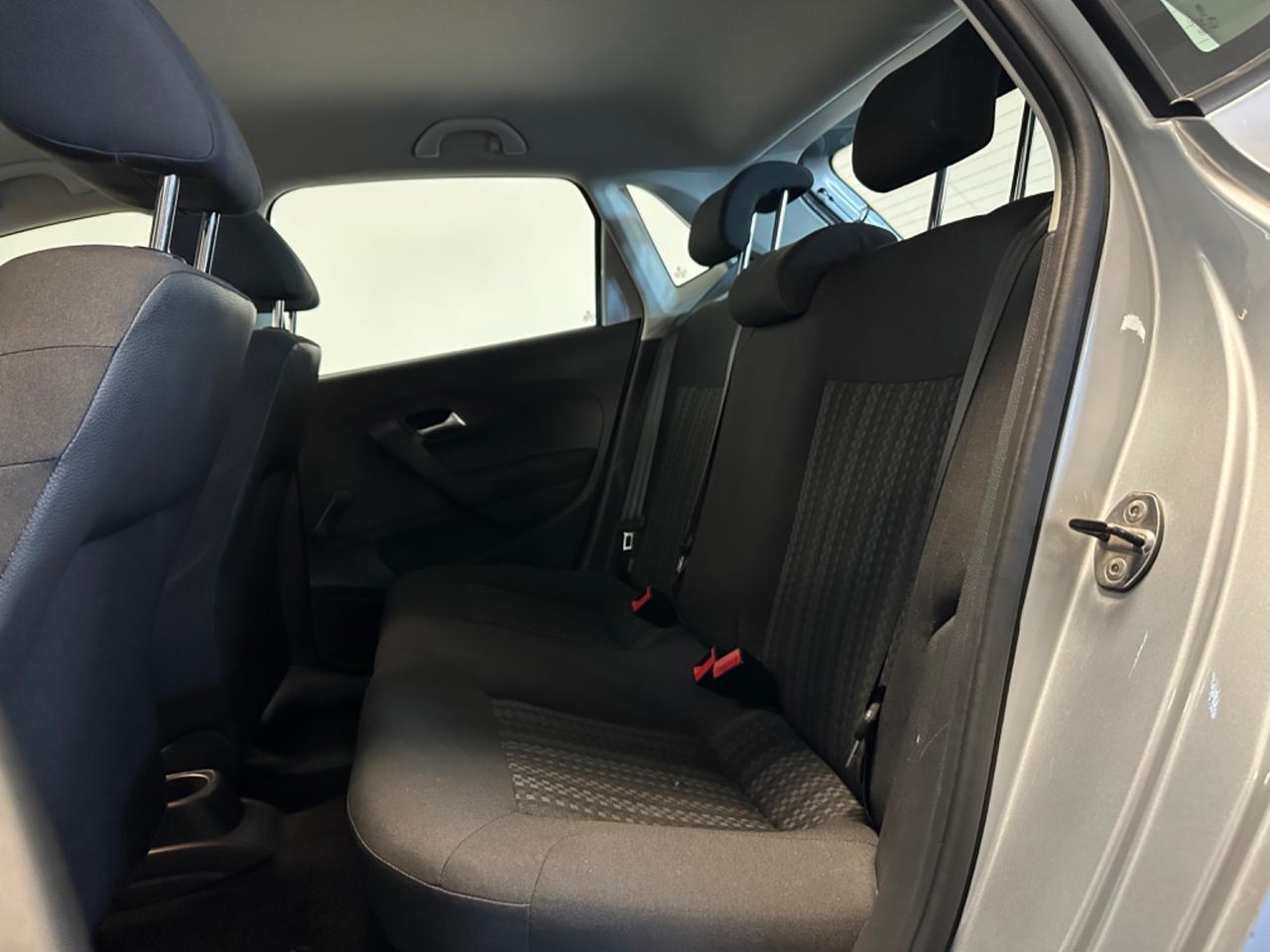 VOLKSWAGEN POLO 1.4 TDI 75CV NEOPATENTATI G.TRAINO GARANZIA