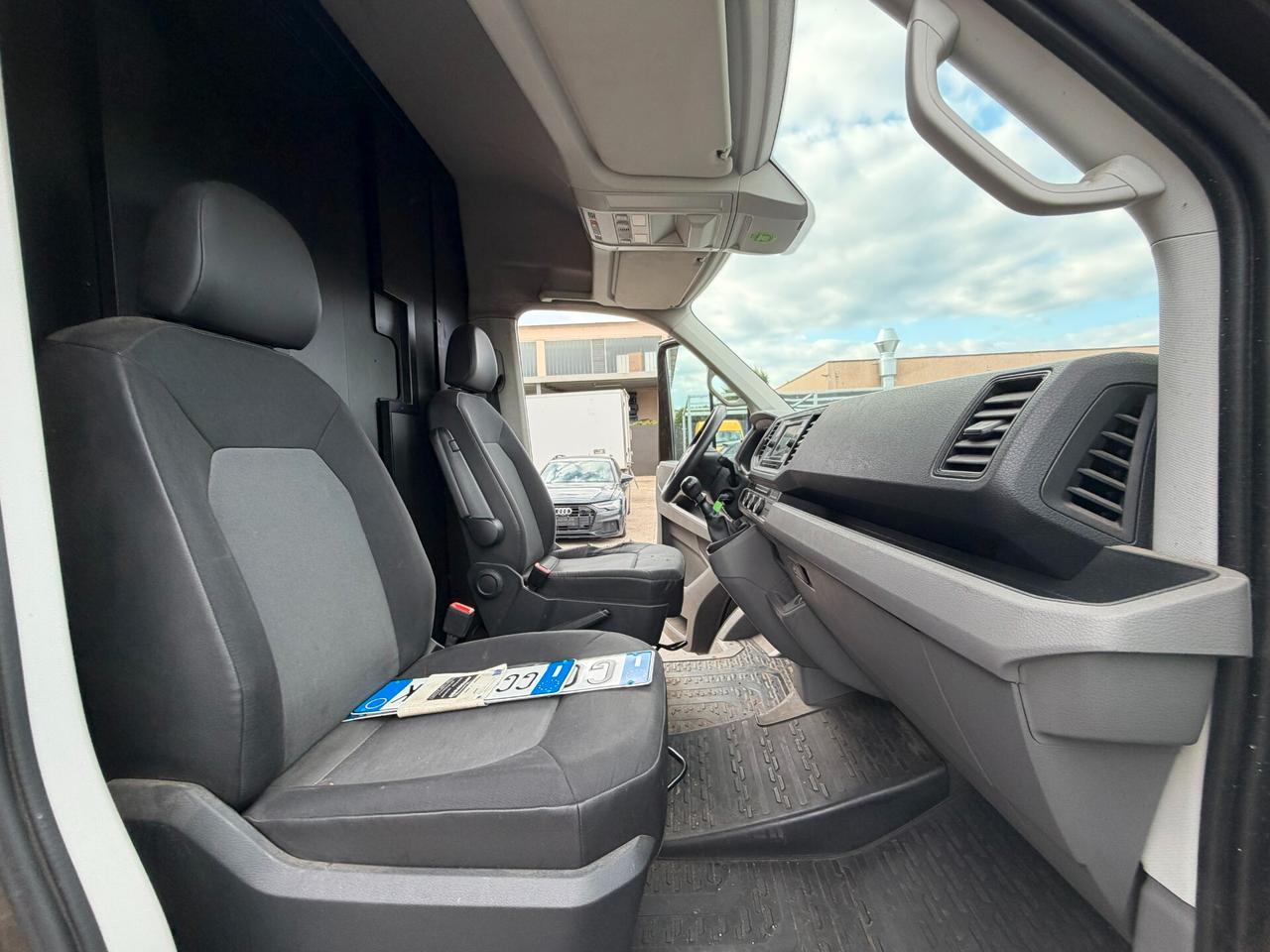 Volkswagen Crafter 2.0 tdi 140 cv ! CARROZZERIA DA RIPRISTINARE !