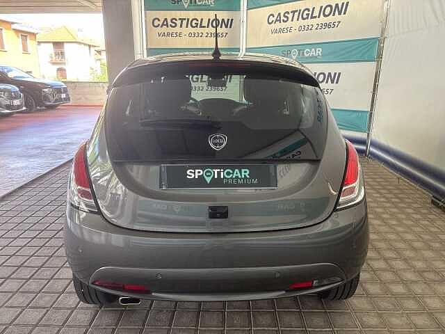 Lancia Ypsilon Platino 1.0 Hybrid 70 cv - usata