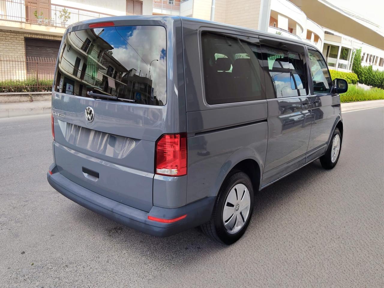 Volkswagen Caravelle 2.0 TDI 110 cv Trendline 9 posti