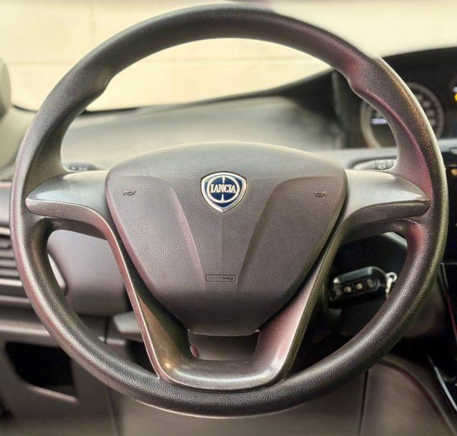 LANCIA Ypsilon 1.2 69 CV 5 porte Silver