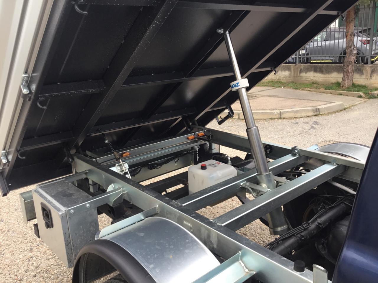 Mitsubishi L200 2.5 TDI 4WD Club cab cassone ribaltabile