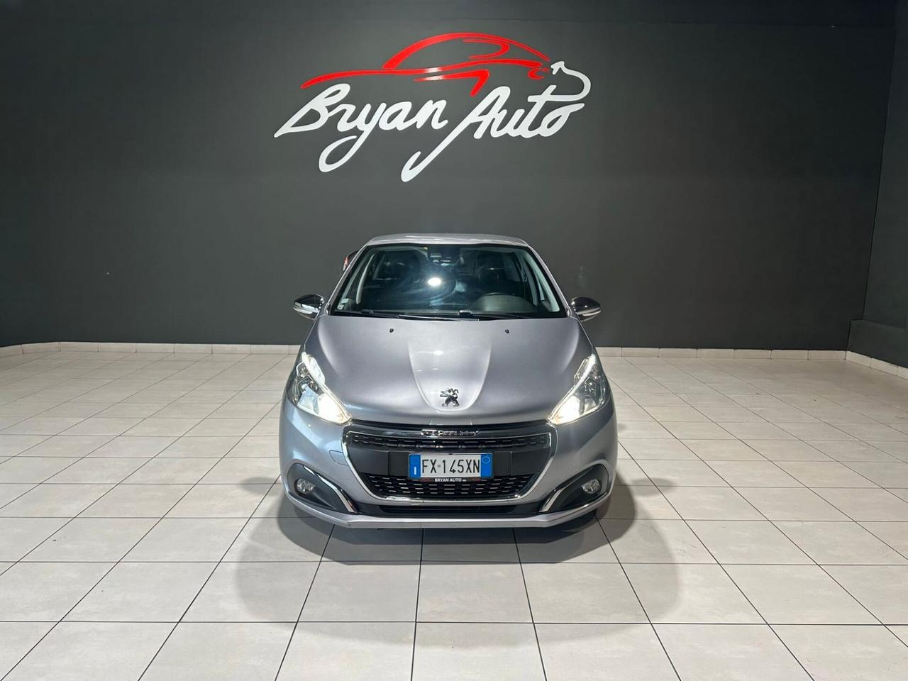 Peugeot 208 PureTech 82 S&S 5P Signature
