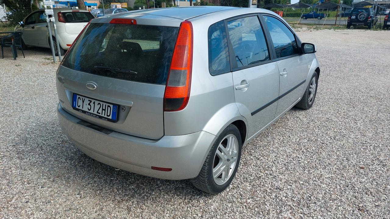 Ford Fiesta ghia 1200 GPL