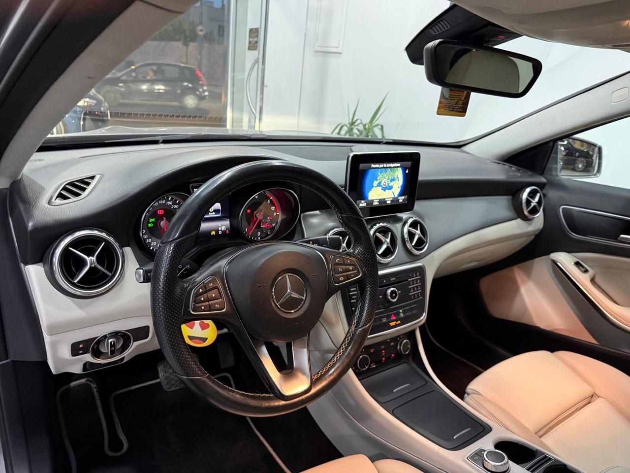 Mercedes-benz GLA 200 d Sport-2015