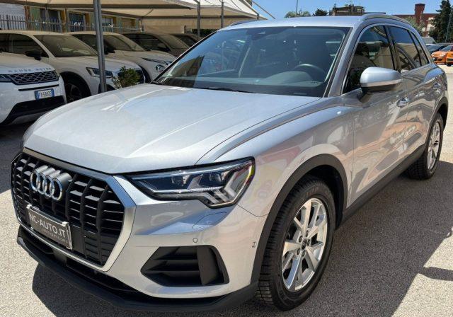 AUDI Q3 35 TDI S tronic Business Advanced