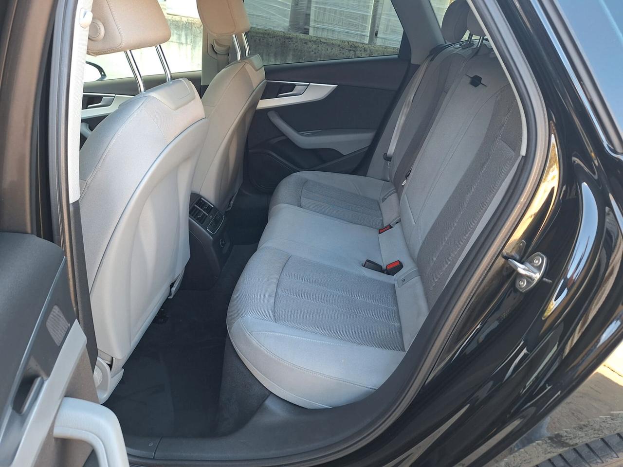 Audi A4 2.0 TDI 150 CV quattro Sport