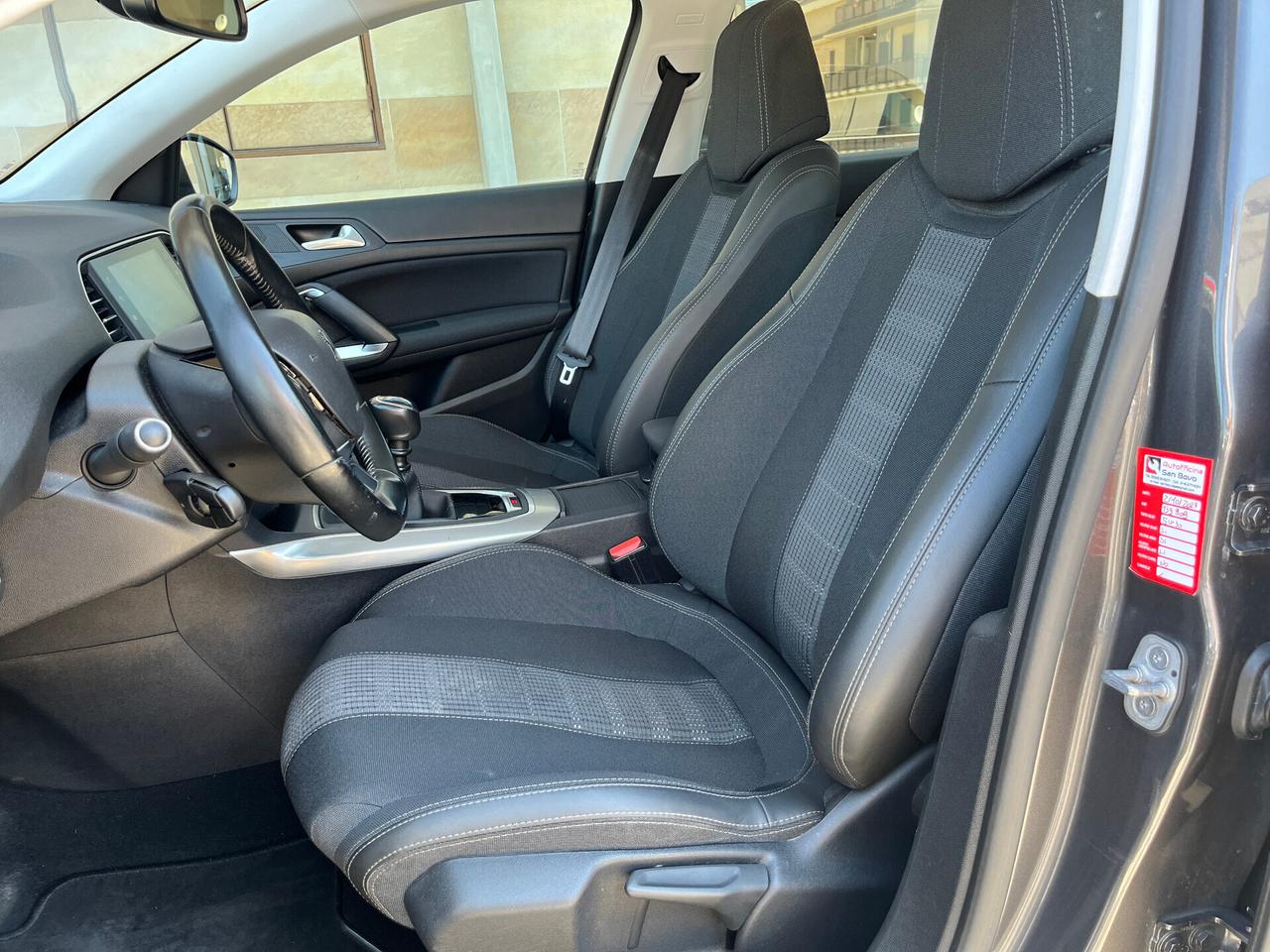 Peugeot 308 BlueHDi 130 S&S SW Allure