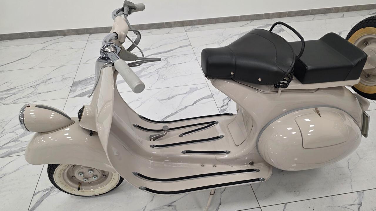 Piaggio Vespa 125 faro basso