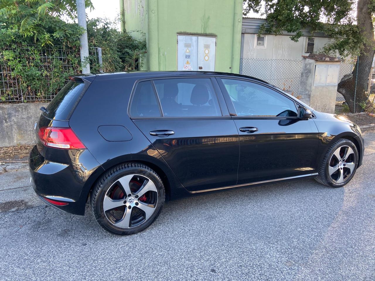 Volkswagen Golf 2.0 TDI 5p. Highline BlueMotion Technology