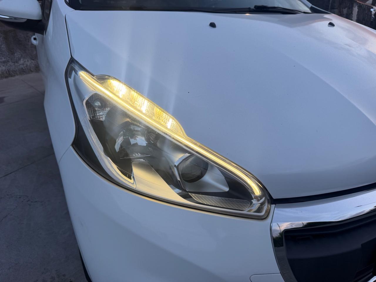 Peugeot 208 PureTech 82 5p. GPL Allure